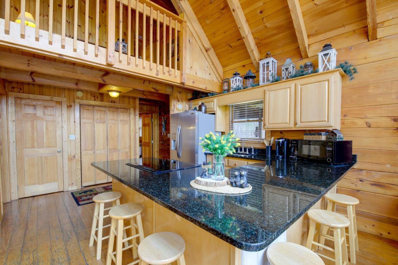 Smoky Mountains Cabin With Hot Tub, Deck And Views! Sevierville Buitenkant foto